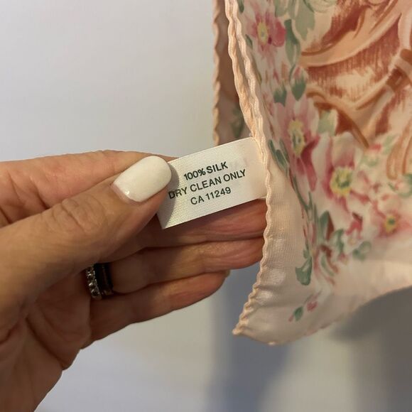 Vintage Laura Ashley Silk floral Scarf shabby cottage chic 35” square Italy pink - Picture 3 of 7